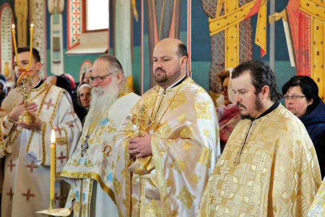 Eveniment inedit la Parohia Valea Racului: a fost hirotonit noul paroh, iar fetița lui a fost botezată de PS Nichifor Botoșăneanul