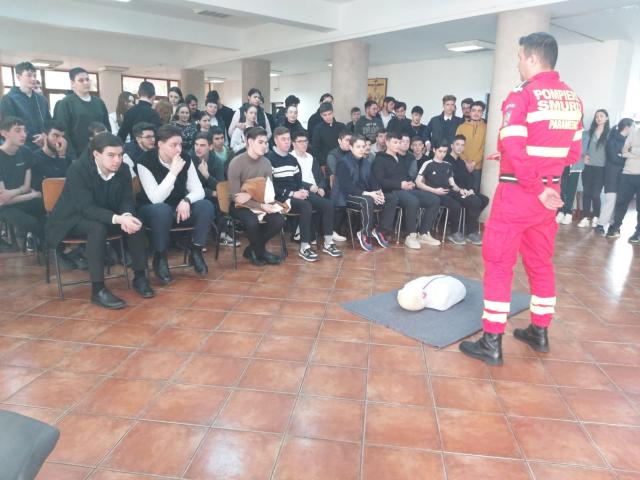 Instructaj PSI la Seminarul Teologic Ortodox „Sfântul Vasile cel Mare“ din Iași
