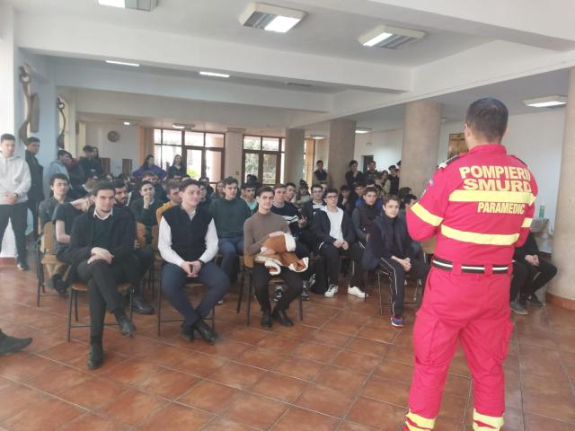 Instructaj PSI la Seminarul Teologic Ortodox „Sfântul Vasile cel Mare“ din Iași