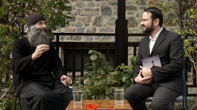 (Video) Părintele Pimen Vlad (Muntele Athos): „Te poţi ruga tot timpul căci Dumnezeu te aude”