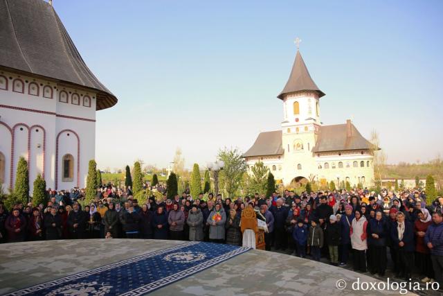 Sărbătoare la Botoșani: Binecuvântarea Izvorului Tămăduirii la Mănăstirea Zosin