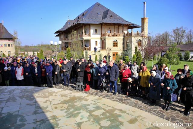 Sărbătoare la Botoșani: Binecuvântarea Izvorului Tămăduirii la Mănăstirea Zosin