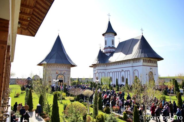 Sărbătoare la Botoșani: Binecuvântarea Izvorului Tămăduirii la Mănăstirea Zosin