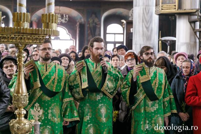 Mii de ieșeni la Procesiunea tradițională de Florii