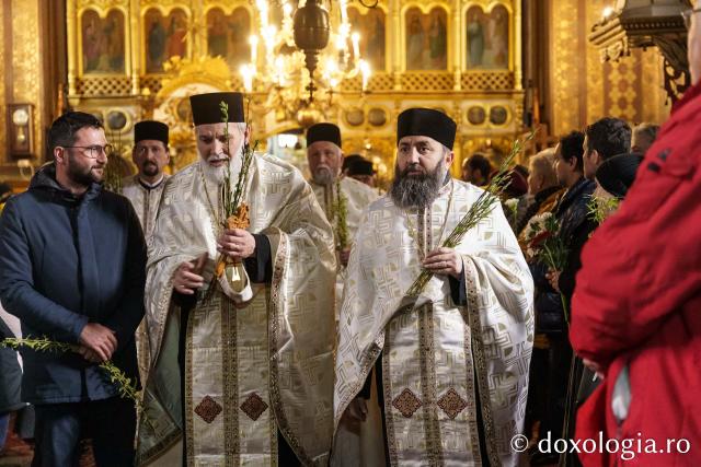 Mii de ieșeni la Procesiunea tradițională de Florii