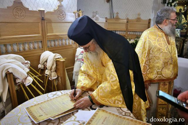Ansamblul Parohiei „Sfântul Gheorghe” din Botoșani a primit astăzi veșmânt de lumină: „Cenușăreasa orașului Botoșani a devenit acum Mireasa lui Hristos”