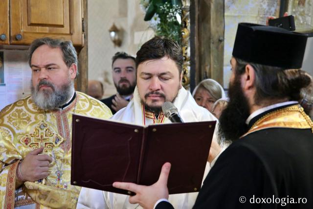 Ansamblul Parohiei „Sfântul Gheorghe” din Botoșani a primit astăzi veșmânt de lumină: „Cenușăreasa orașului Botoșani a devenit acum Mireasa lui Hristos”