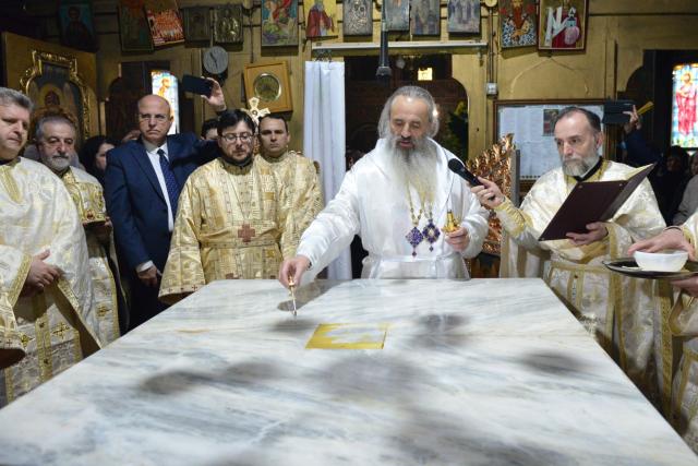 Altarul Bisericii „Sfântul Nicolae” din Copou a fost sfințit de Părintele Mitropolit Teofan