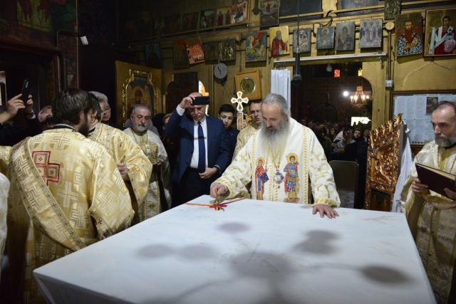 Altarul Bisericii „Sfântul Nicolae” din Copou a fost sfințit de Părintele Mitropolit Teofan
