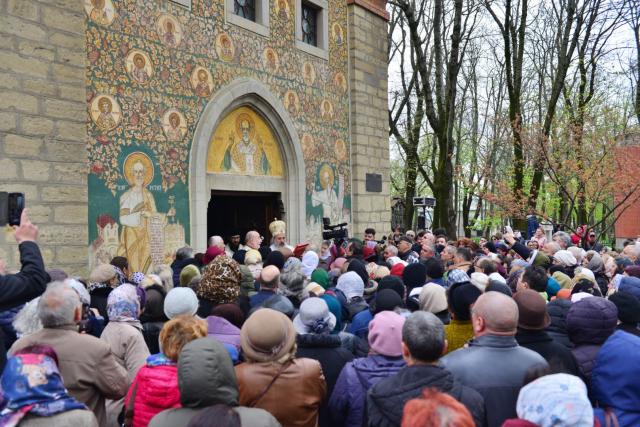 Altarul Bisericii „Sfântul Nicolae” din Copou a fost sfințit de Părintele Mitropolit Teofan