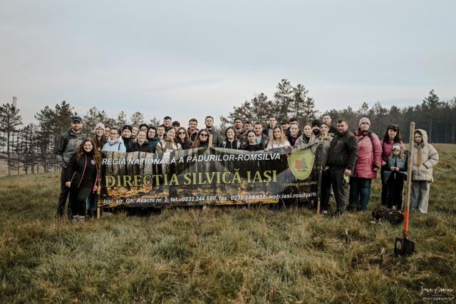 Tinerii din Iași au încheiat „Luna pentru viață” printr-o activitate de împădurire