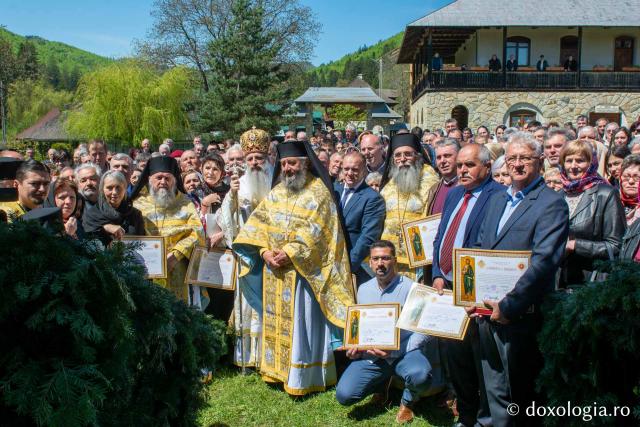 Biserica Mănăstirii Almaș, veche de peste două secole,  a fost resfințită