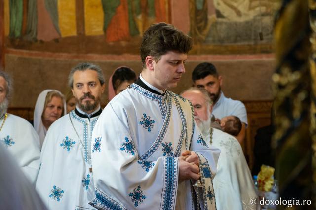 Slujire arhierească la hramul Mănăstirii Golia