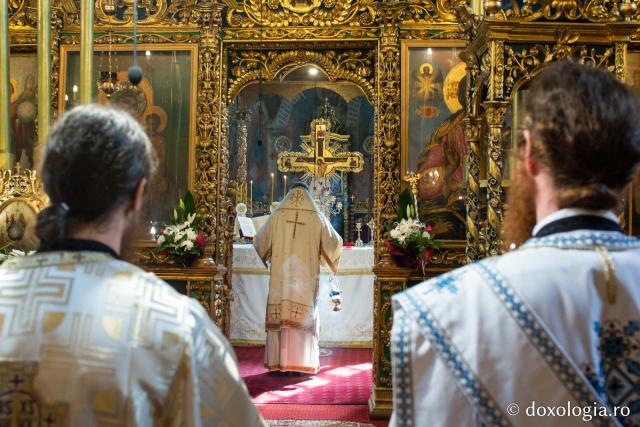 Slujire arhierească la hramul Mănăstirii Golia