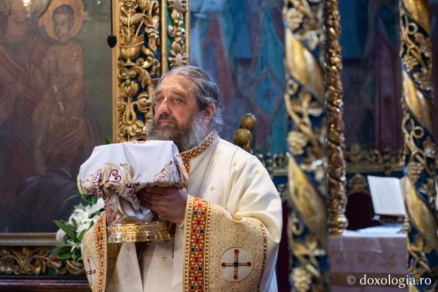 Slujire arhierească la hramul Mănăstirii Golia