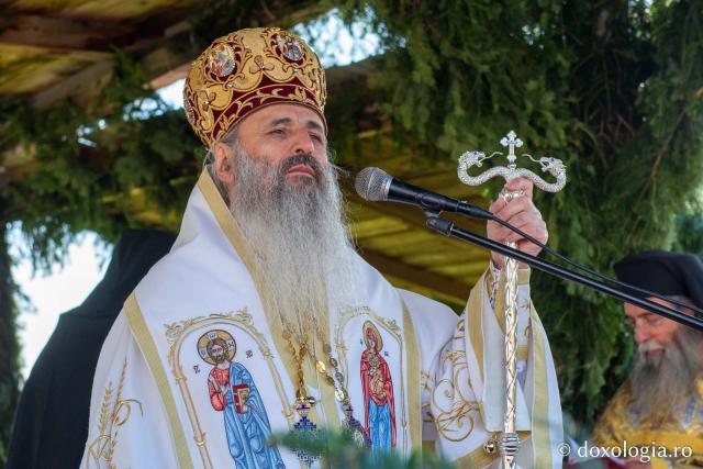 (Video) IPS Teofan: „Dacă noi nu deschidem, Dumnezeu nu va intra în viața noastră”