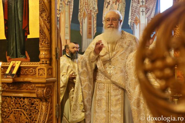 Aniversare la Seminarul Teologic „Veniamin Costachi”: Părintele profesor Ioan Mihoc a împlinit 70 de ani