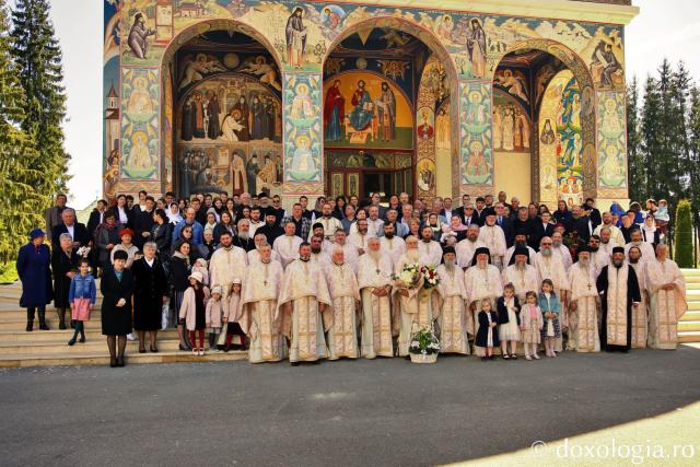 Aniversare la Seminarul Teologic „Veniamin Costachi”: Părintele profesor Ioan Mihoc a împlinit 70 de ani