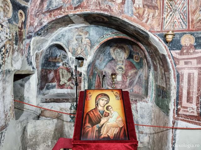 biserica rupestră închinată Maicii Domnului din complexul monahal Kalishta, Ohrid