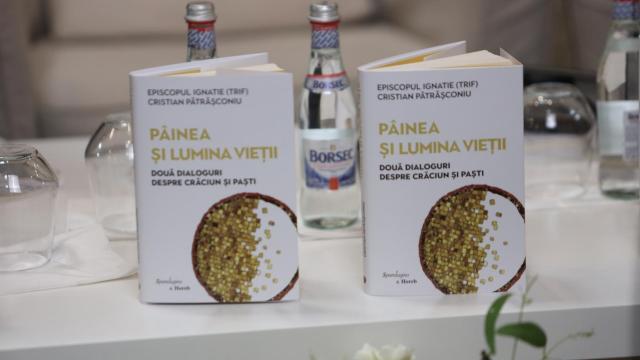 „Pâinea și Lumina Vieții. Două dialoguri despre Crăciun și Paști” a fost lansată duminică, în cadrul Salonului Internațional de Carte Bookfest 2023