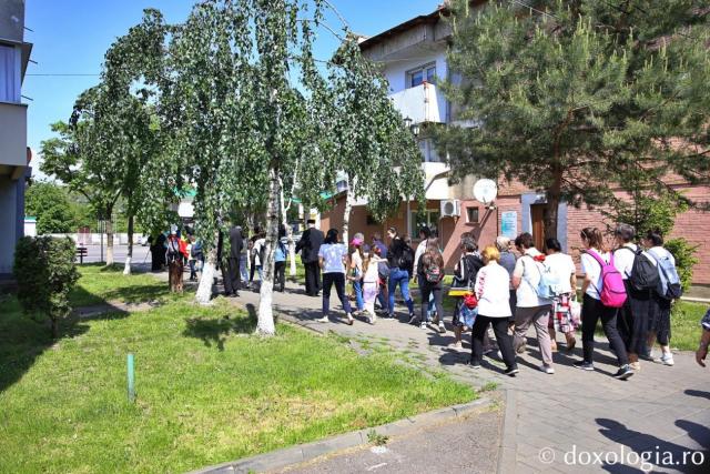 (Video) Credincioșii din Neamț, în pelerinaj la hramul Mănăstirii Neamț