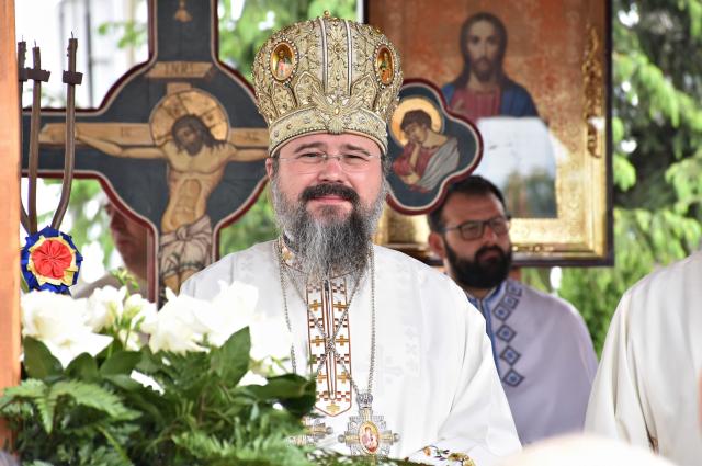 (Video) „Oare câte lacrimi varsă în Cer martirii și eroii neamului nostru pentru noi?” - PS Macarie