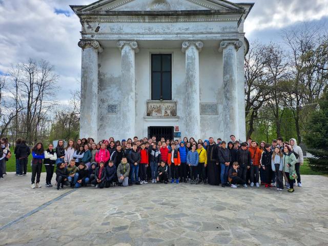 Săptămâna verde: un grup de elevi din Târgu Neamț au învățat despre creația lui Dumnezeu