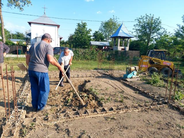 Parohia „Nașterea Maicii Domnului” din Șendreni are nevoie de sprijin pentru a ridica o casă de prăznuire