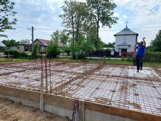 Parohia „Nașterea Maicii Domnului” din Șendreni are nevoie de sprijin pentru a ridica o casă de prăznuire