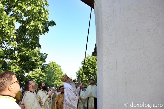 Biserica din Todirel a primit, cu ocazia hramului, veșmântul cel nou al sfințirii