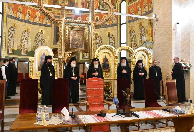 (Foto) Arhimandritul Efrem Vatopedinul a participat la Sinaxa monahală din Arhiepiscopia Clujului