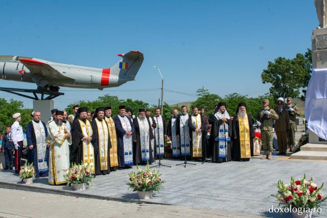 La Hlipiceni a fost sfințit un monument dedicat eroilor neamului