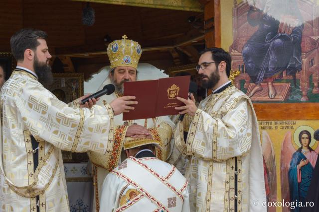 Părintele Justin Pârvu a fost pomenit la zece ani după trecerea la Domnul