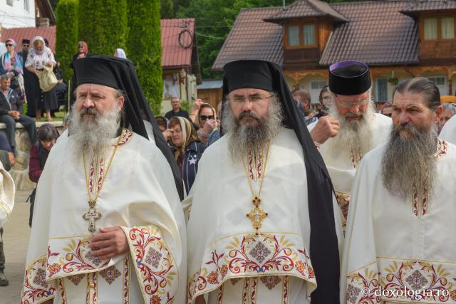 Părintele Justin Pârvu a fost pomenit la zece ani după trecerea la Domnul
