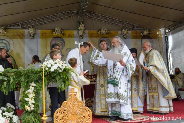 Biserica Mănăstirii Scăricica a primit haina cea nouă a sfințirii