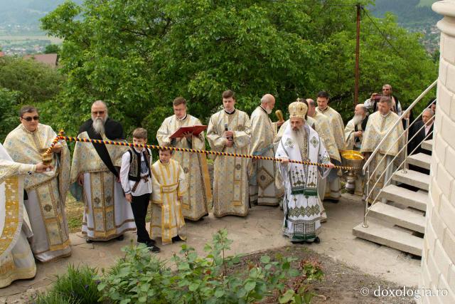 Biserica Mănăstirii Scăricica a primit haina cea nouă a sfințirii