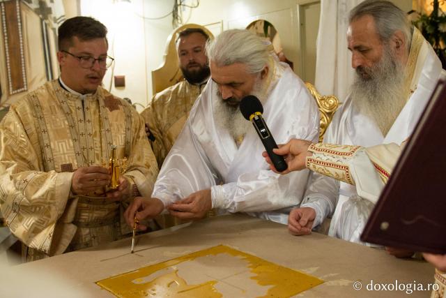 Doi ierarhi au sfințit biserica „Sfântul Ioan Botezătorul” din Bârnova, județul Iași