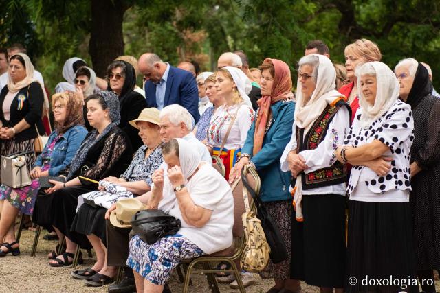 Doi ierarhi au sfințit biserica „Sfântul Ioan Botezătorul” din Bârnova, județul Iași