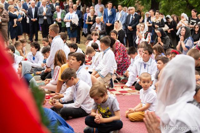 Doi ierarhi au sfințit biserica „Sfântul Ioan Botezătorul” din Bârnova, județul Iași