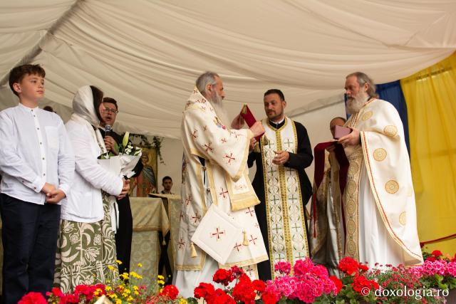 Doi ierarhi au sfințit biserica „Sfântul Ioan Botezătorul” din Bârnova, județul Iași