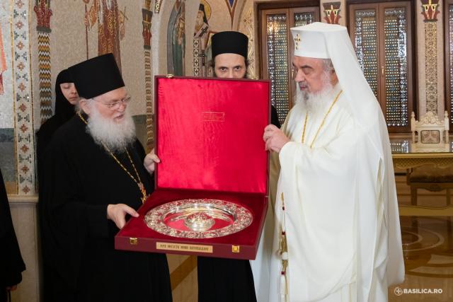 Starețul Efrem Vatopedinul, în vizită la Patriarhul României