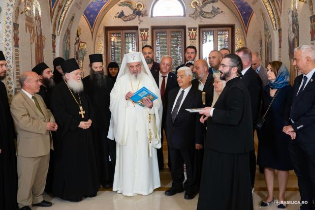 Starețul Efrem Vatopedinul, în vizită la Patriarhul României