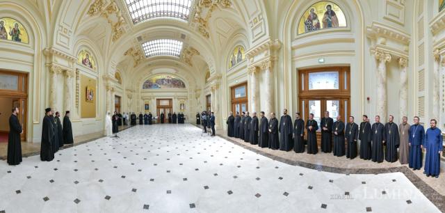 Patriarhul României a oferit noi Antimise bisericilor din Eparhia Bucureștilor