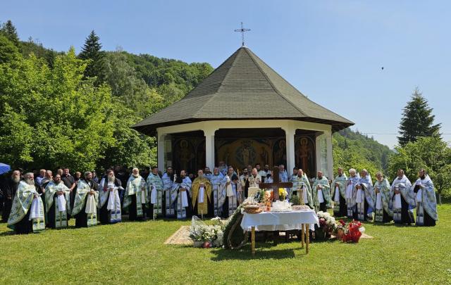 Protosinghelul Andrei Pascaru de la Schitul Icoana Nouă a fost înmormântat