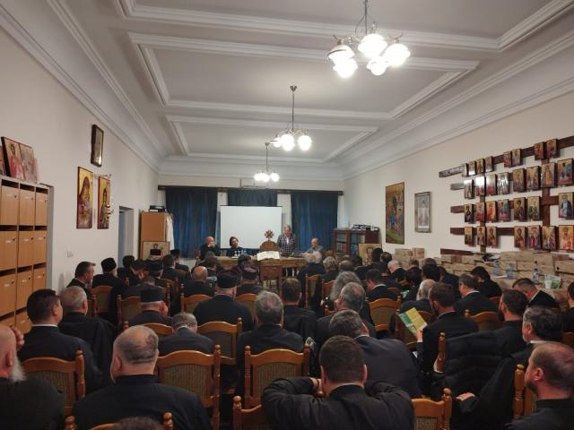 Ședință lunară cu personalul clerical la Protopopiatul Piatra Neamț
