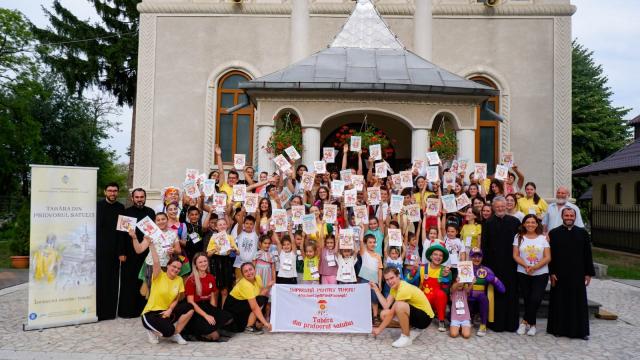 Tabăra din pridvorul satului, un proiect ambiţios al Arhiepiscopiei Iaşilor: „Niciun copil fără vacanță!”