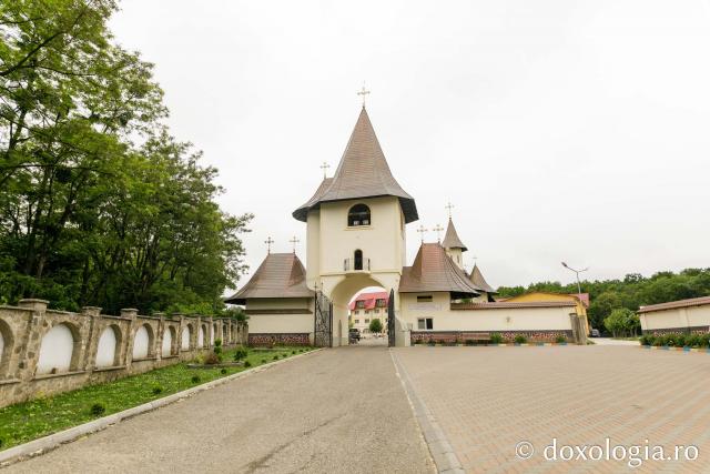 Manastirea Bogdanesti si Centrul Rezidential pentru Persoane Varstnice Bogdanesti