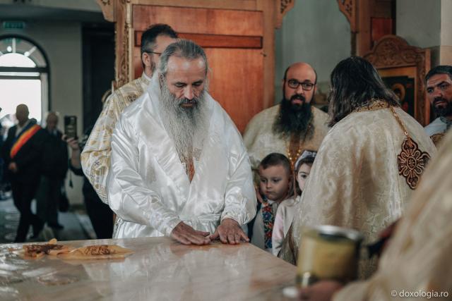 Biserica „Sfânta Cuvioasă Teodora de la Sihla” din Vama a primit veșmântul sfințirii