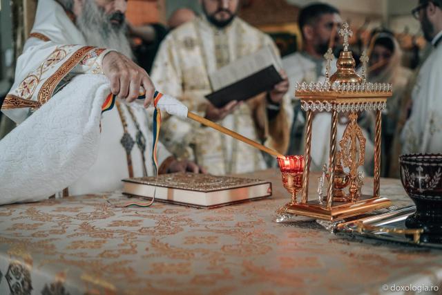 Biserica „Sfânta Cuvioasă Teodora de la Sihla” din Vama a primit veșmântul sfințirii