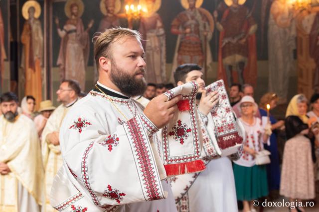 PS Antonie a slujit la hramul bisericii „Binecredinciosul Voievod Ştefan cel Mare şi Sfânt” din Iaşi